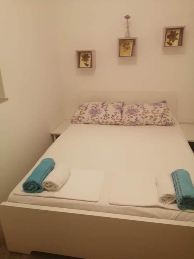 파그 Apartman Dora 아파트 외부 사진